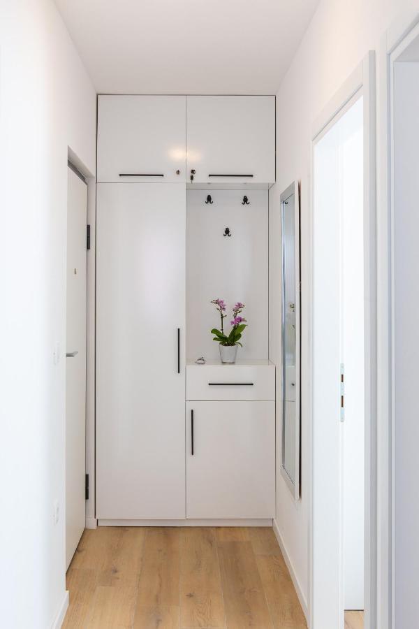 Apartment Alegria In Okrug With Heated Pool, Sea View, Jacuzzi, Wifi Trogir Exterior foto