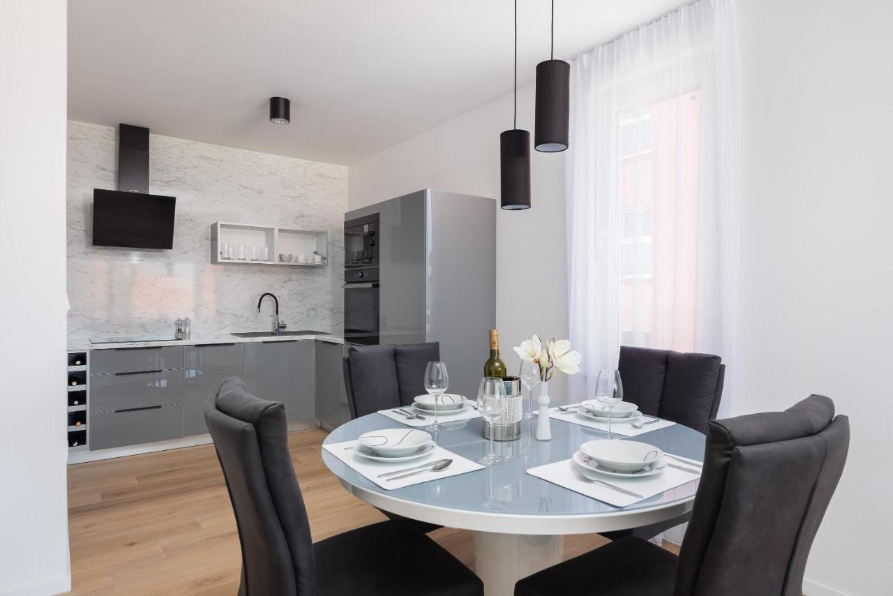 Apartment Alegria In Okrug With Heated Pool, Sea View, Jacuzzi, Wifi Trogir Exterior foto